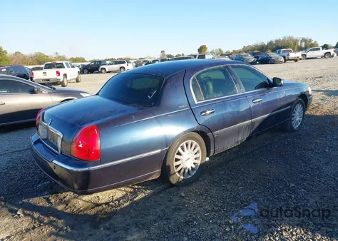 2003 Lincoln Town Car Signature из США, поврежденный, VIN 1LNHM82W53Y636518